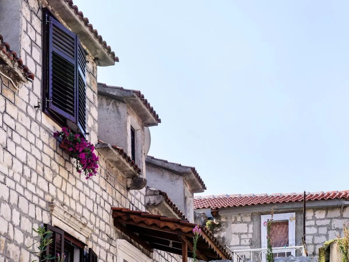 Holiday home Mediterranean Old House Kastela