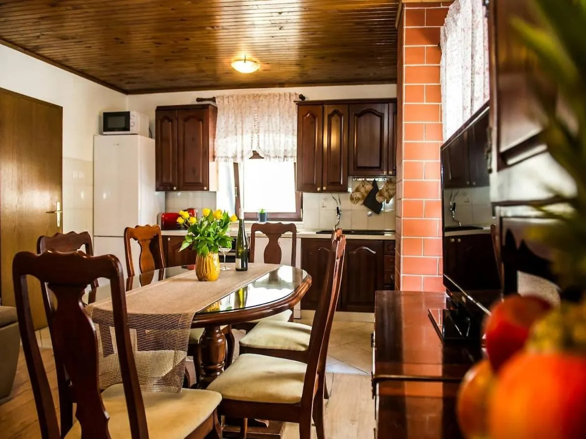 Дом отдыха Mediterranean Old House Каштела